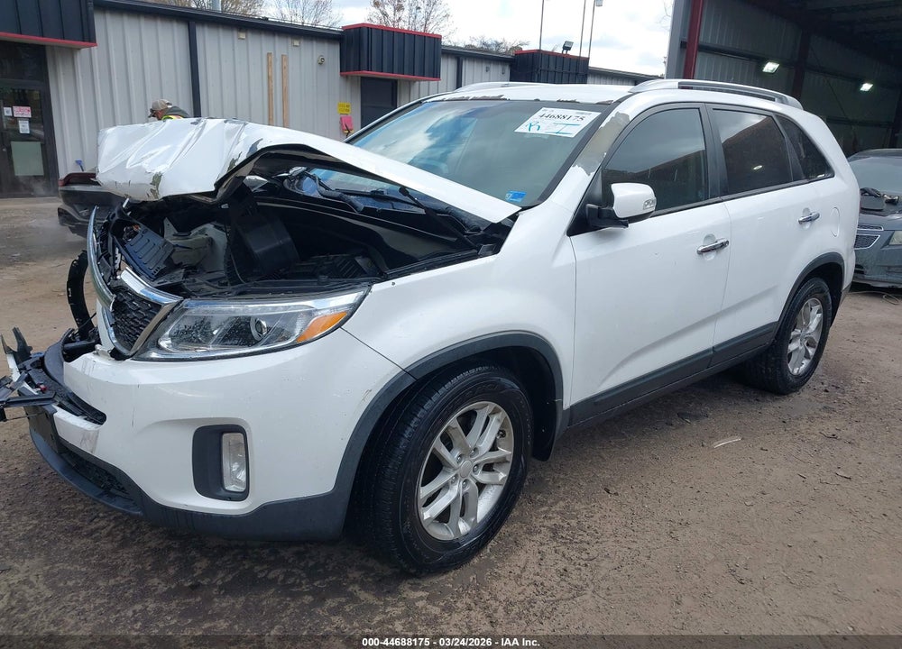2015 KIA SORENTO LX VIN: 5XYKT4A62FG658061