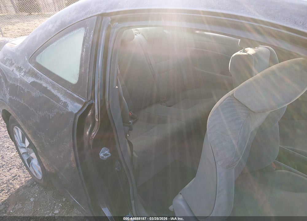 2010 HONDA CIVIC LX VIN: 2HGFG1B66AH522191