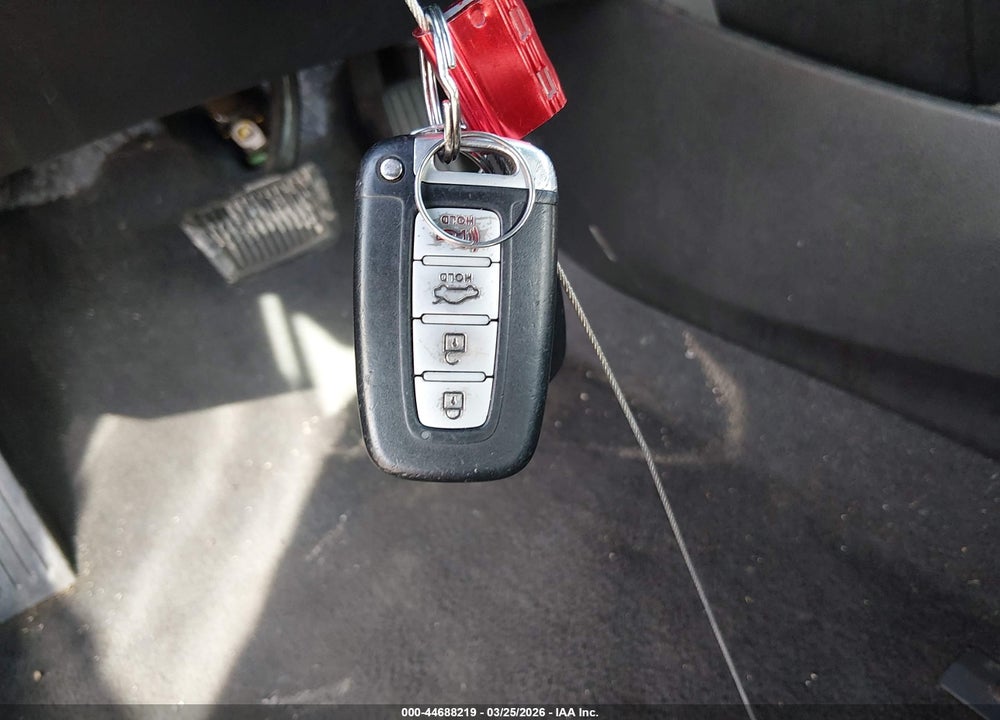 2013 HYUNDAI ELANTRA LIMITED VIN: 5NPDH4AE3DH398258