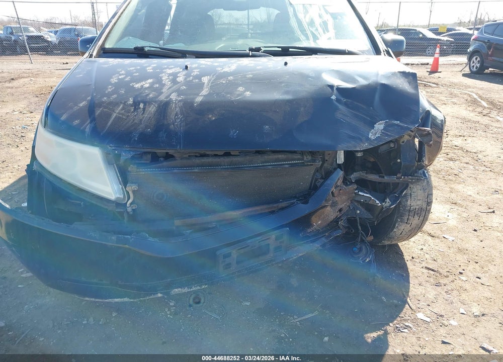 2011 HONDA ODYSSEY EX-L VIN: 5FNRL5H6XBB051661