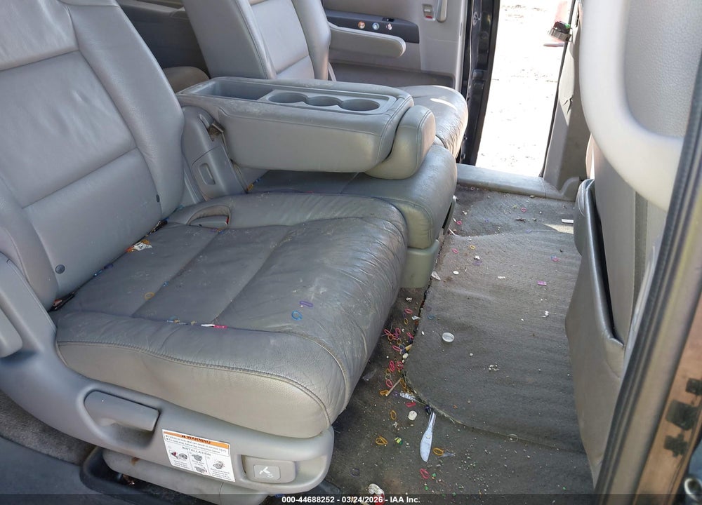 2011 HONDA ODYSSEY EX-L VIN: 5FNRL5H6XBB051661