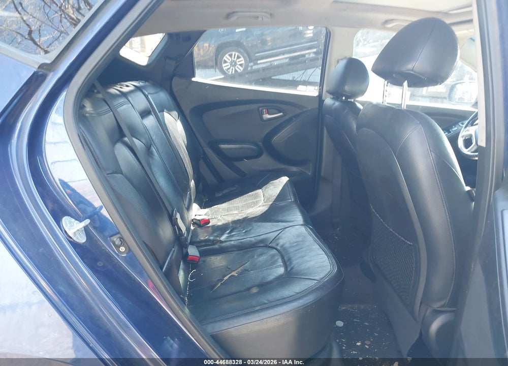 2010 HYUNDAI TUCSON LIMITED VIN: KM8JUCAC8AU068152