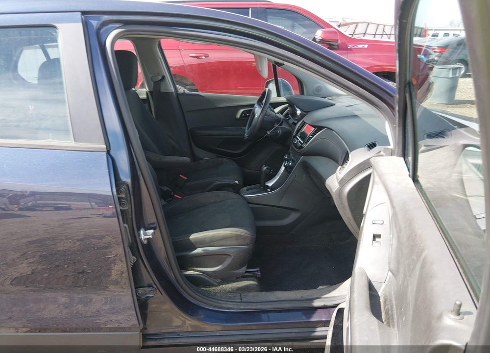 2019 CHEVROLET TRAX LS VIN: 3GNCJKSB7KL110139