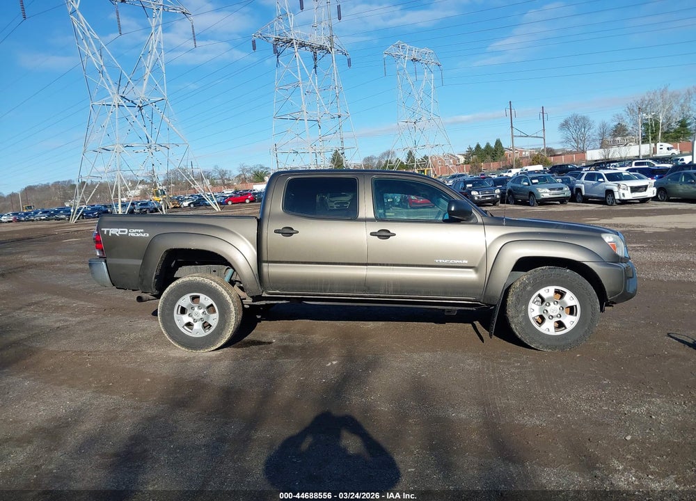 2015 TOYOTA TACOMA BASE V6 VIN: 3TMLU4ENXFM165587