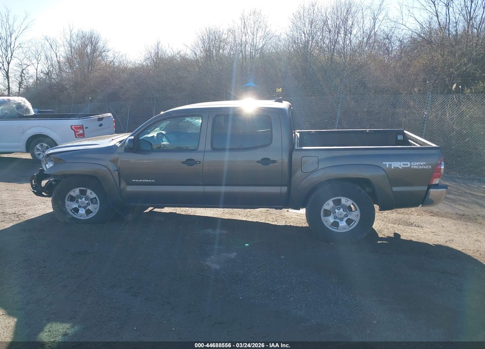 2015 TOYOTA TACOMA BASE V6 VIN: 3TMLU4ENXFM165587