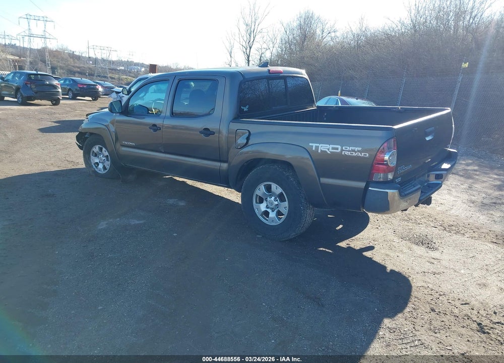 2015 TOYOTA TACOMA BASE V6 VIN: 3TMLU4ENXFM165587