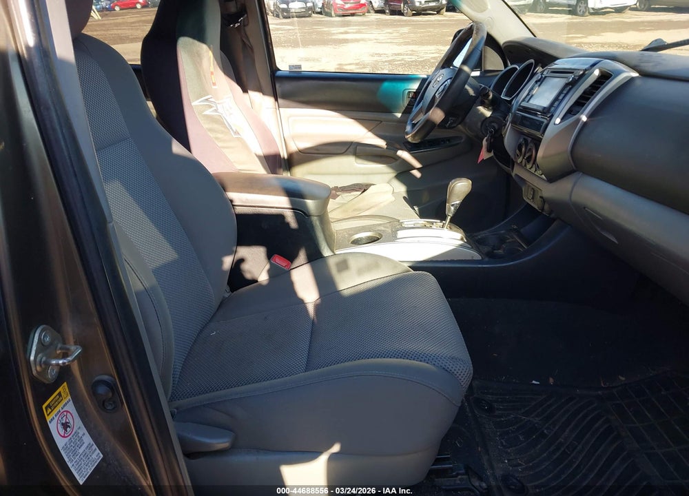2015 TOYOTA TACOMA BASE V6 VIN: 3TMLU4ENXFM165587
