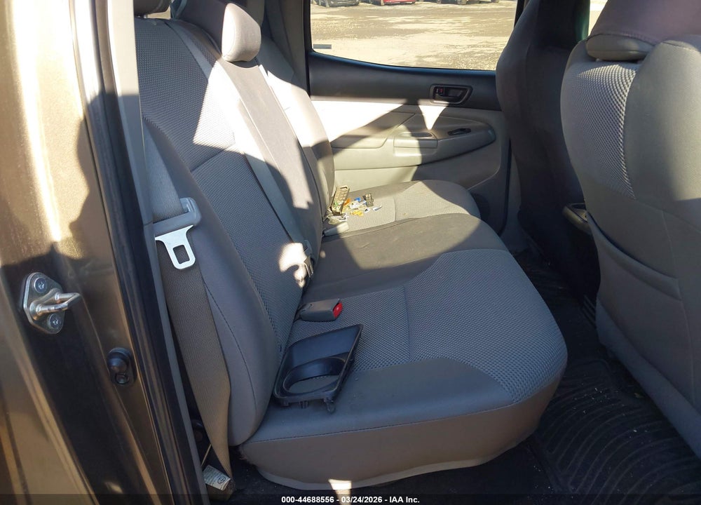 2015 TOYOTA TACOMA BASE V6 VIN: 3TMLU4ENXFM165587