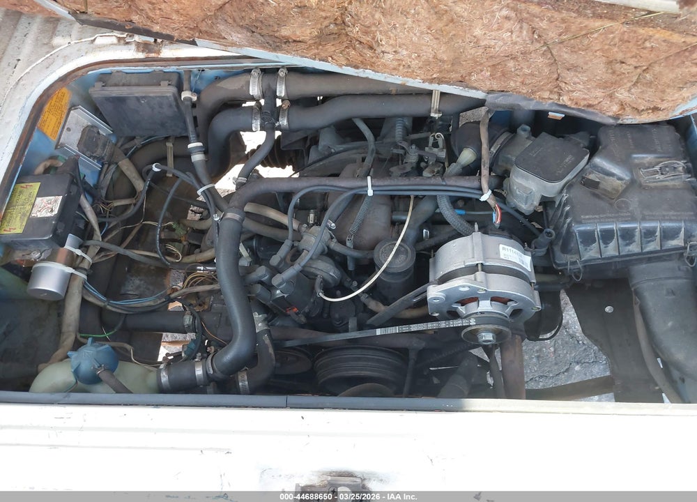 1984 VOLKSWAGEN VANAGON BUS VIN: WV2YB0252EH053766