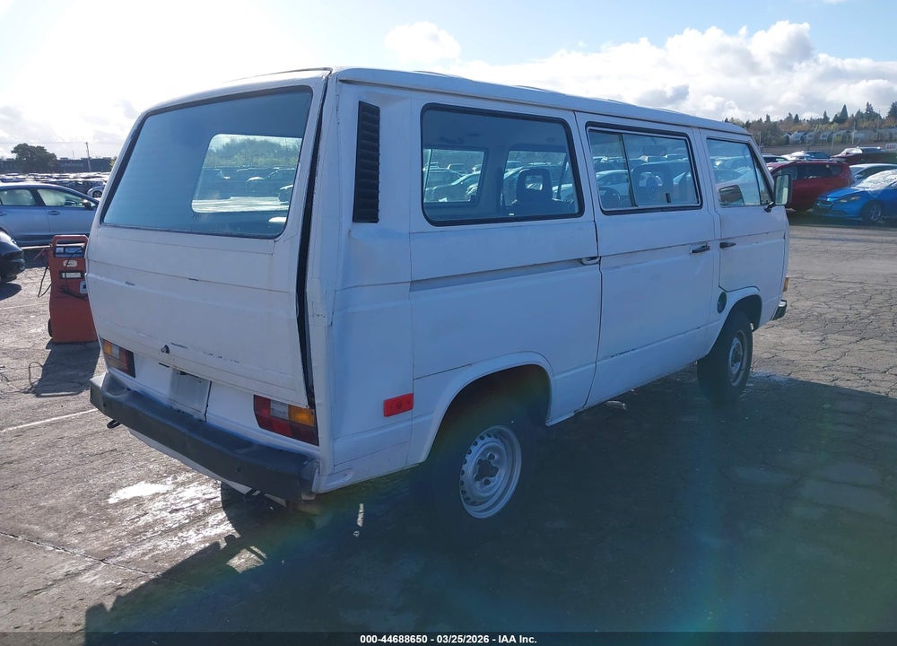 1984 VOLKSWAGEN VANAGON BUS VIN: WV2YB0252EH053766