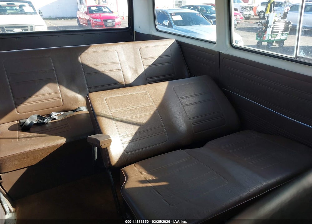 1984 VOLKSWAGEN VANAGON BUS VIN: WV2YB0252EH053766