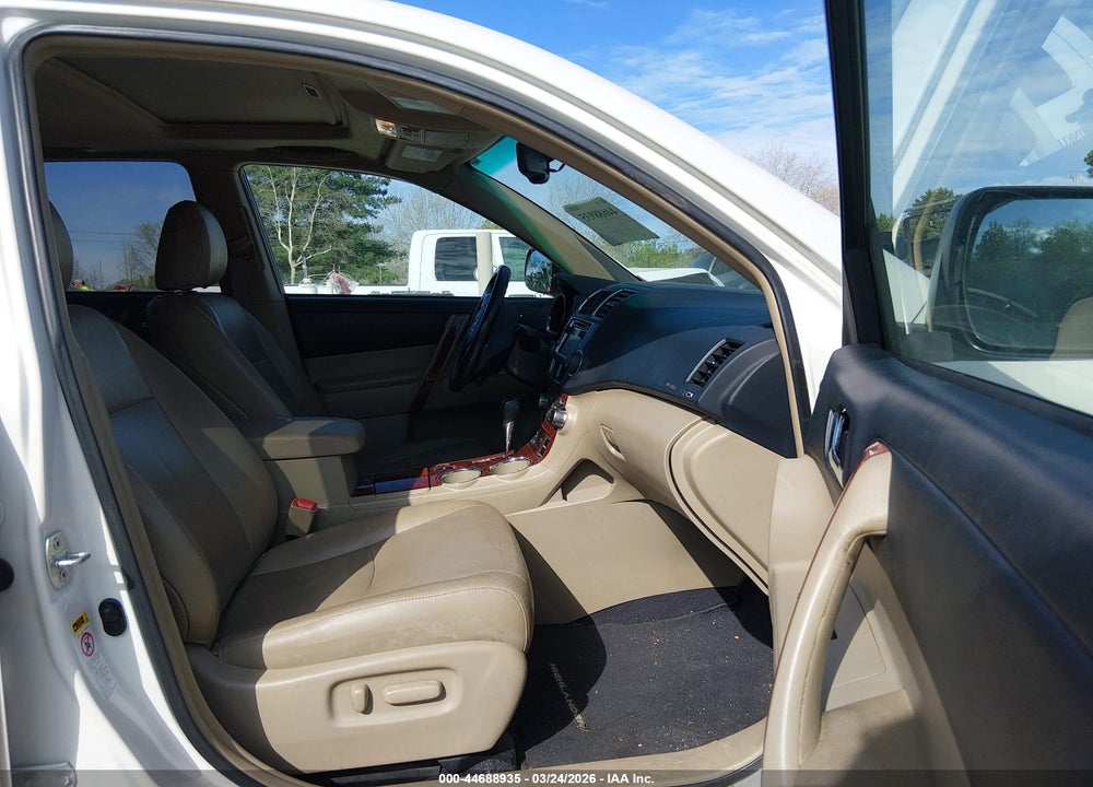 2013 TOYOTA HIGHLANDER LIMITED V6 VIN: 5TDYK3EH8DS126669