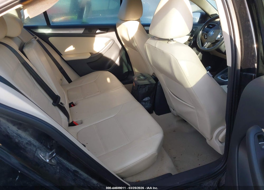 2013 VOLKSWAGEN JETTA 2.0L TDI VIN: 3VWLL7AJ9DM205322