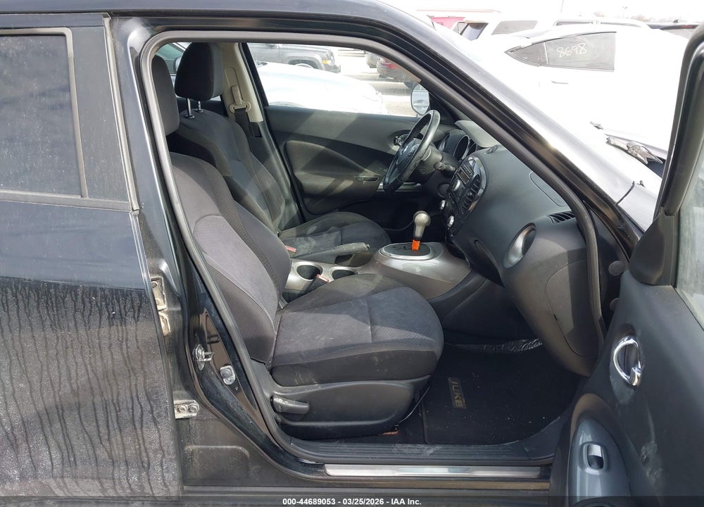 2011 NISSAN JUKE SV VIN: JN8AF5MV7BT018491