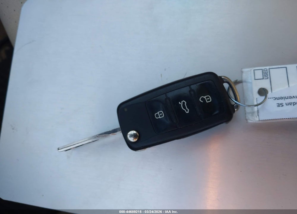 2013 VOLKSWAGEN JETTA 2.5L SE VIN: 3VWDX7AJ8DM281588