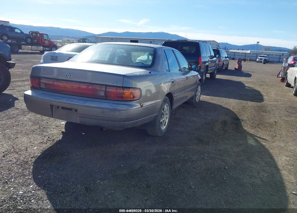 1993 TOYOTA CAMRY LE VIN: JT2SK12E4P0157213