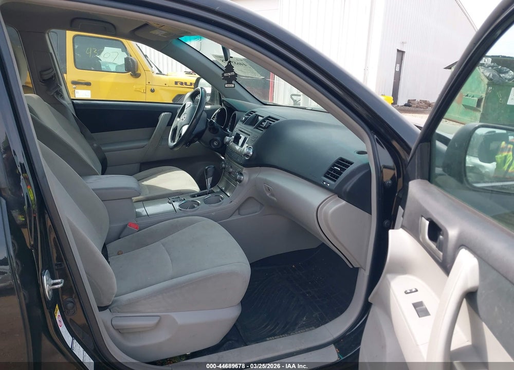 2012 TOYOTA HIGHLANDER BASE V6 VIN: 5TDBK3EH2CS122279