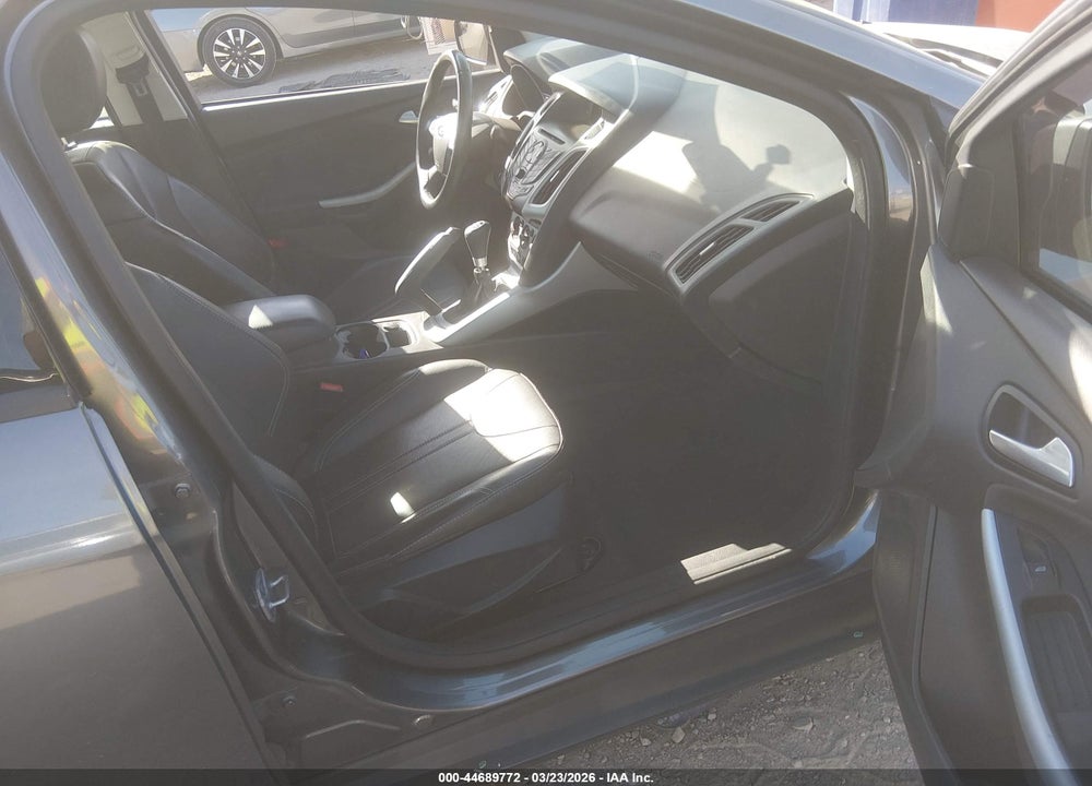 2014 FORD FOCUS SE VIN: 1FADP3F2XEL115546