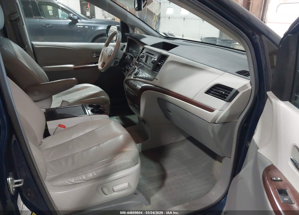 2012 TOYOTA SIENNA XLE 7 PASSENGER VIN: 5TDDK3DCXCS036328
