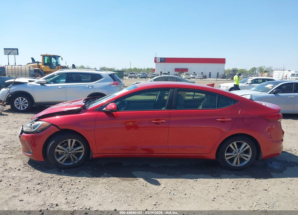 2017 HYUNDAI ELANTRA SE VIN: 5NPD84LF0HH073398