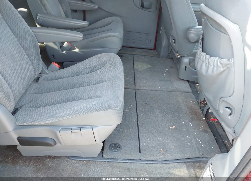 2005 DODGE GRAND CARAVAN VIN: 1D4GP24R35B328476
