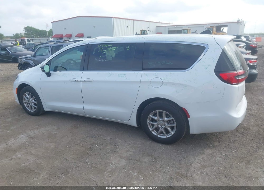 2025 CHRYSLER PACIFICA SELECT VIN: 2C4RC1BG8SR561456