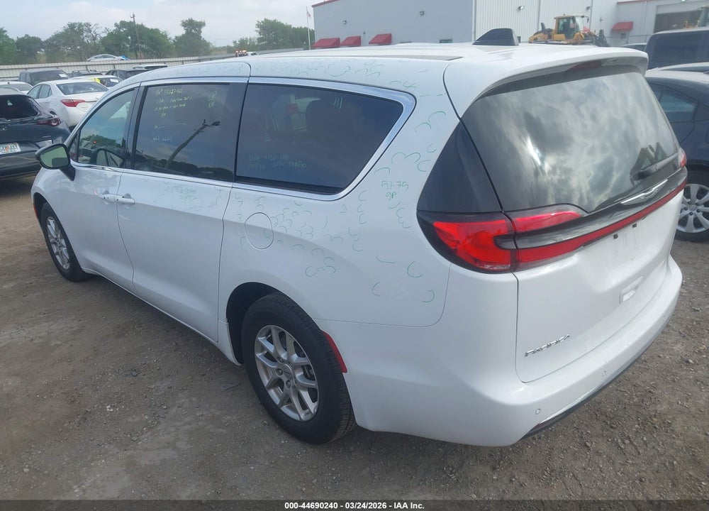 2025 CHRYSLER PACIFICA SELECT VIN: 2C4RC1BG8SR561456