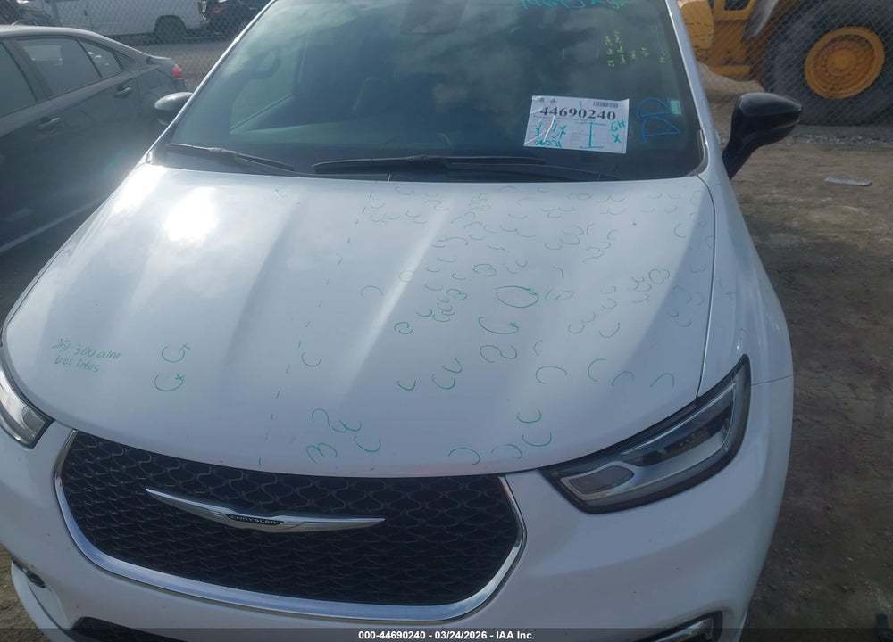 2025 CHRYSLER PACIFICA SELECT VIN: 2C4RC1BG8SR561456
