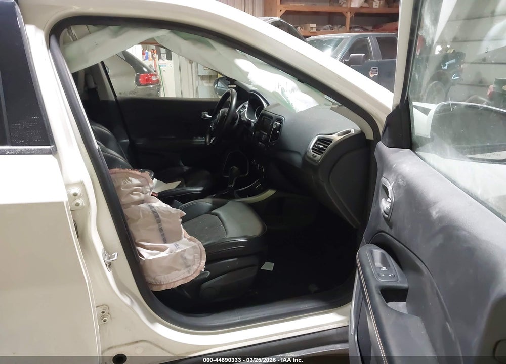 2018 JEEP COMPASS LATITUDE FWD VIN: 3C4NJCBB0JT356195