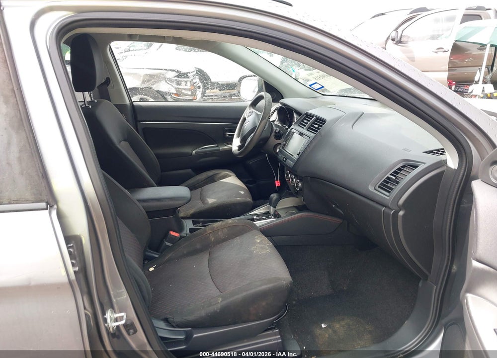 2018 MITSUBISHI OUTLANDER SPORT 2.0 ES VIN: JA4AP3AU8JU001775