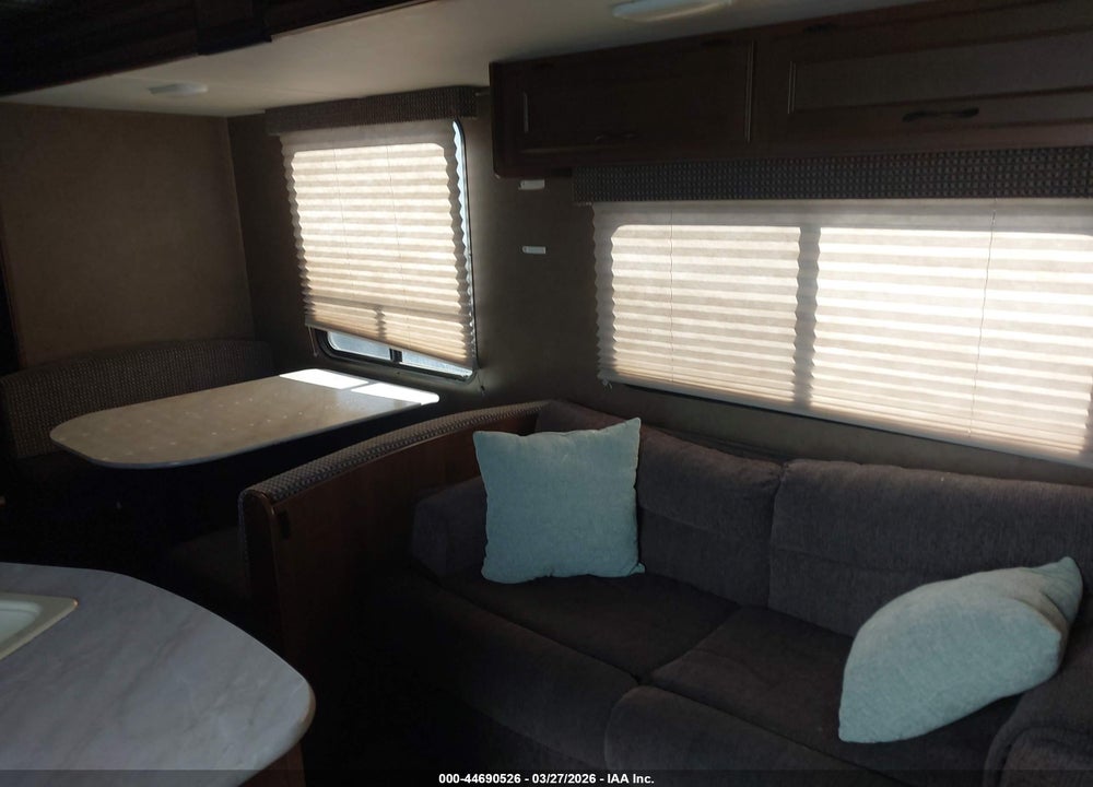 2015 JAYCO TRAVEL TRAILER VIN: 1UJBJ0BN4F17W0627