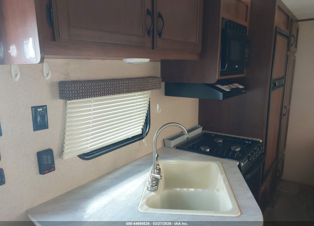 2015 JAYCO TRAVEL TRAILER VIN: 1UJBJ0BN4F17W0627