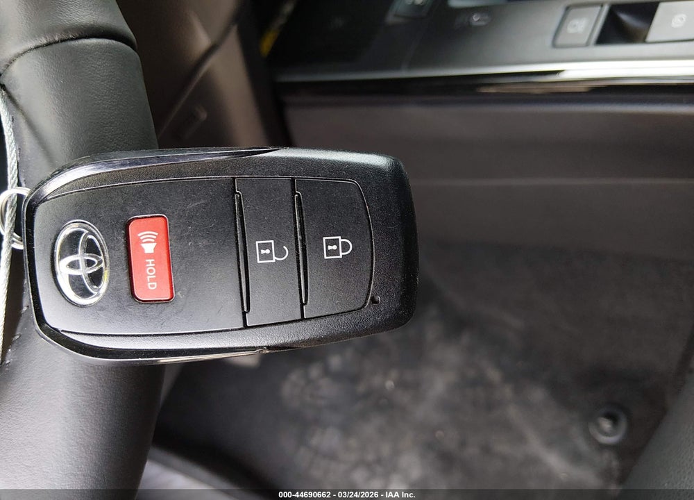 2026 TOYOTA COROLLA CROSS XLE VIN: 7MUEAAAG4TV160409