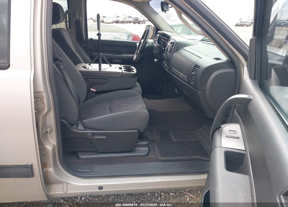 2009 CHEVROLET SILVERADO 1500 LT VIN: 3GCEK23389G251472