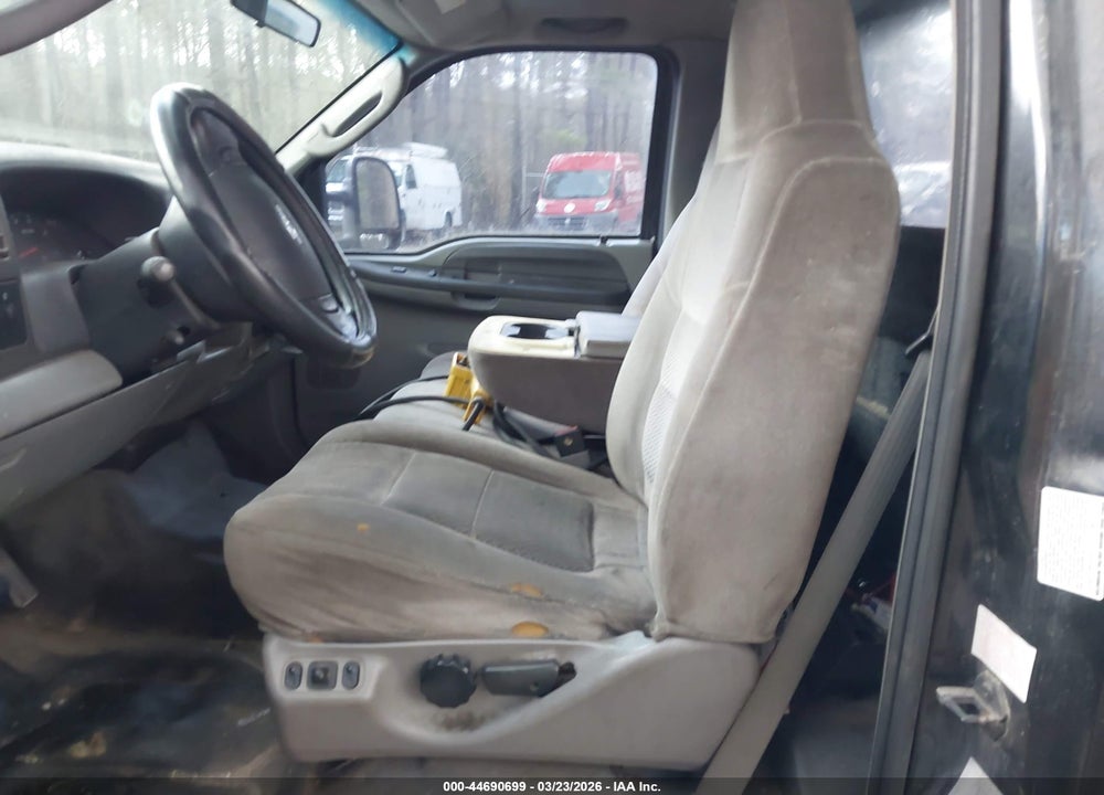 2003 FORD F-450 XL/XLT VIN: 1FDXF46F53EA79944