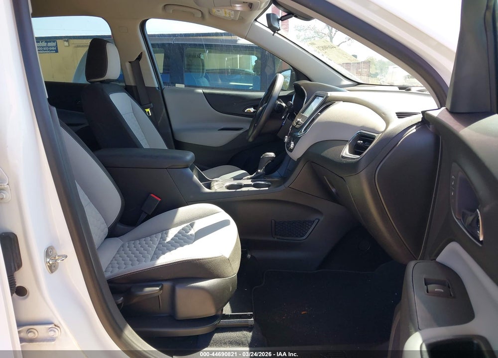 2018 CHEVROLET EQUINOX LS VIN: 3GNAXHEVXJS624182