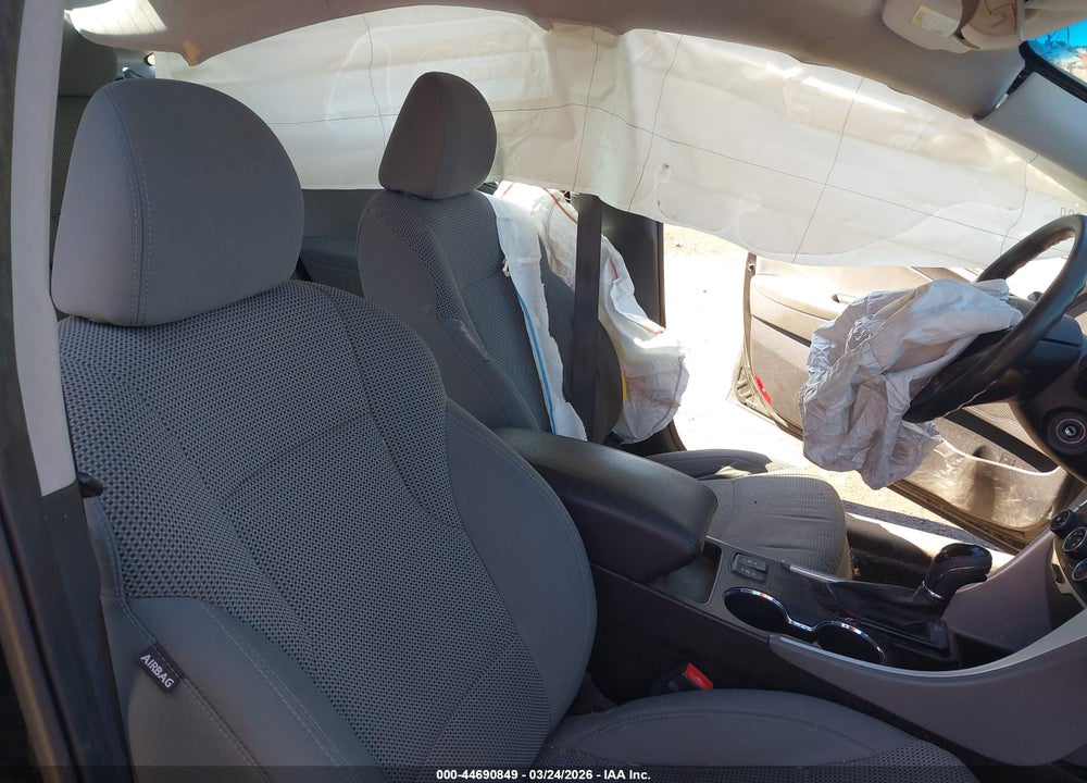 2014 HYUNDAI SONATA GLS VIN: 5NPEB4AC0EH865920