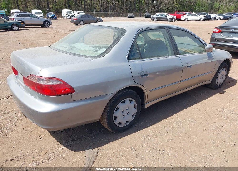 1999 HONDA ACCORD LX VIN: 1HGCG6652XA143830
