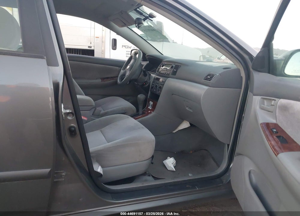 2005 TOYOTA COROLLA LE VIN: 2T1BR32E25C500523