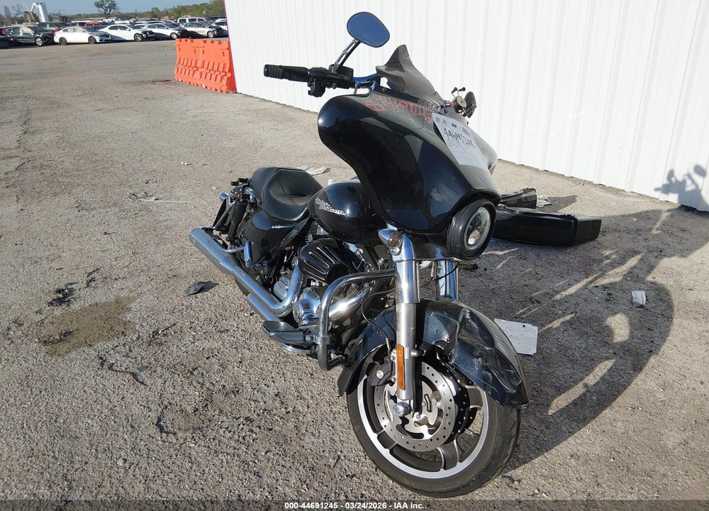 2013 HARLEY-DAVIDSON FLHX STREET GLIDE VIN: 1HD1KBM14DB666543