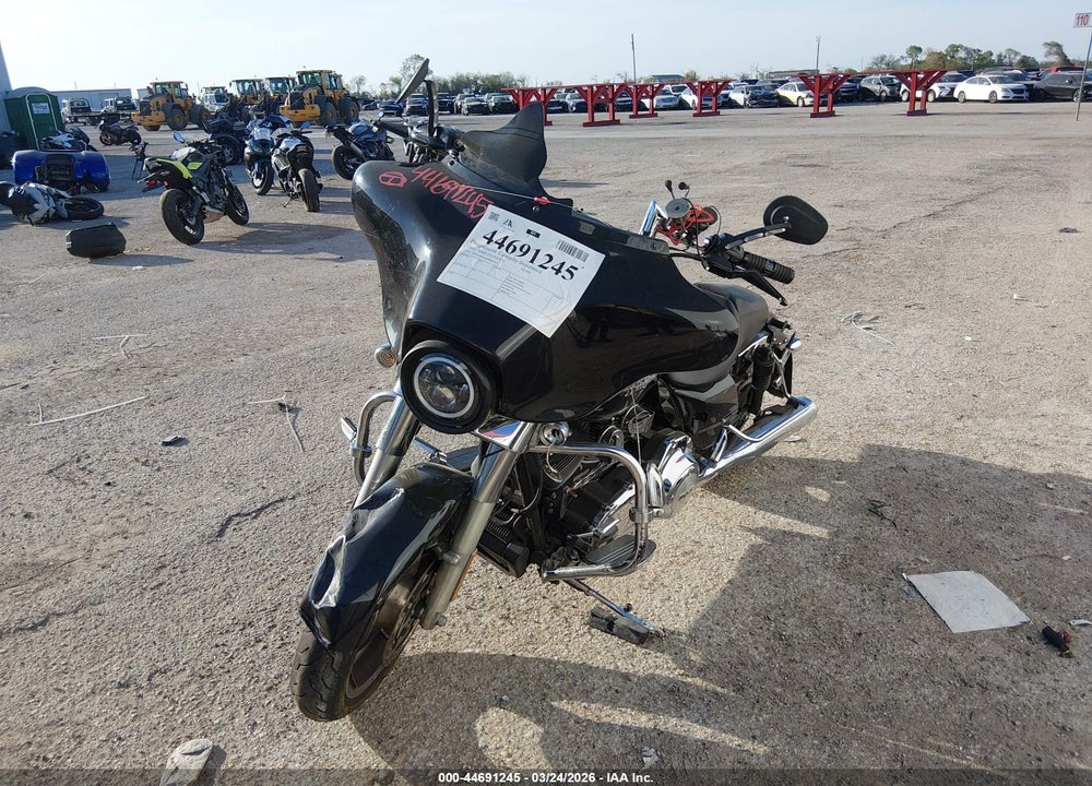 2013 HARLEY-DAVIDSON FLHX STREET GLIDE VIN: 1HD1KBM14DB666543