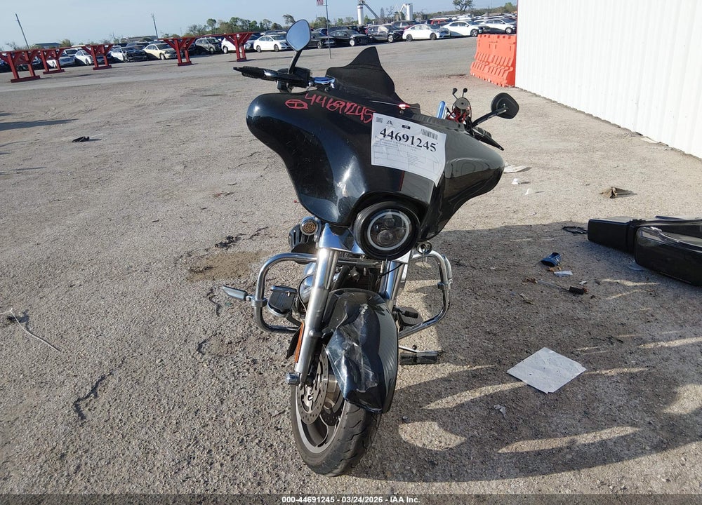 2013 HARLEY-DAVIDSON FLHX STREET GLIDE VIN: 1HD1KBM14DB666543