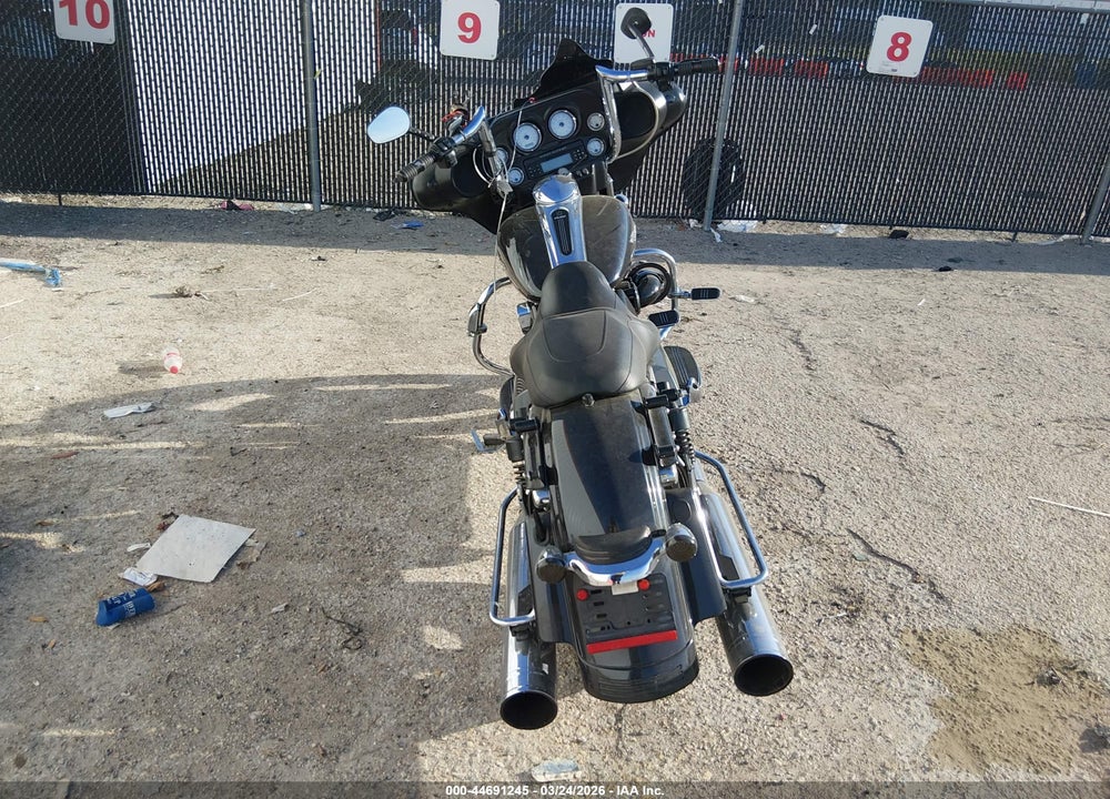2013 HARLEY-DAVIDSON FLHX STREET GLIDE VIN: 1HD1KBM14DB666543
