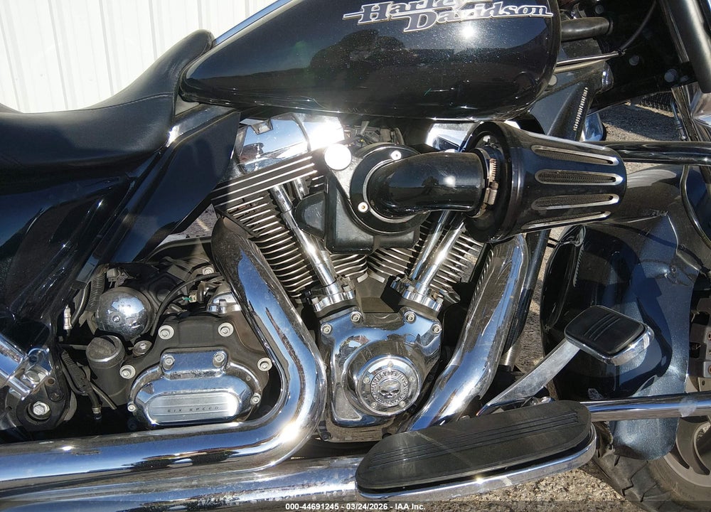 2013 HARLEY-DAVIDSON FLHX STREET GLIDE VIN: 1HD1KBM14DB666543