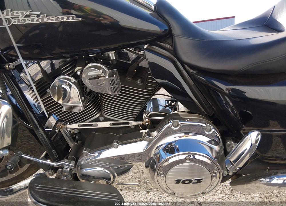 2013 HARLEY-DAVIDSON FLHX STREET GLIDE VIN: 1HD1KBM14DB666543