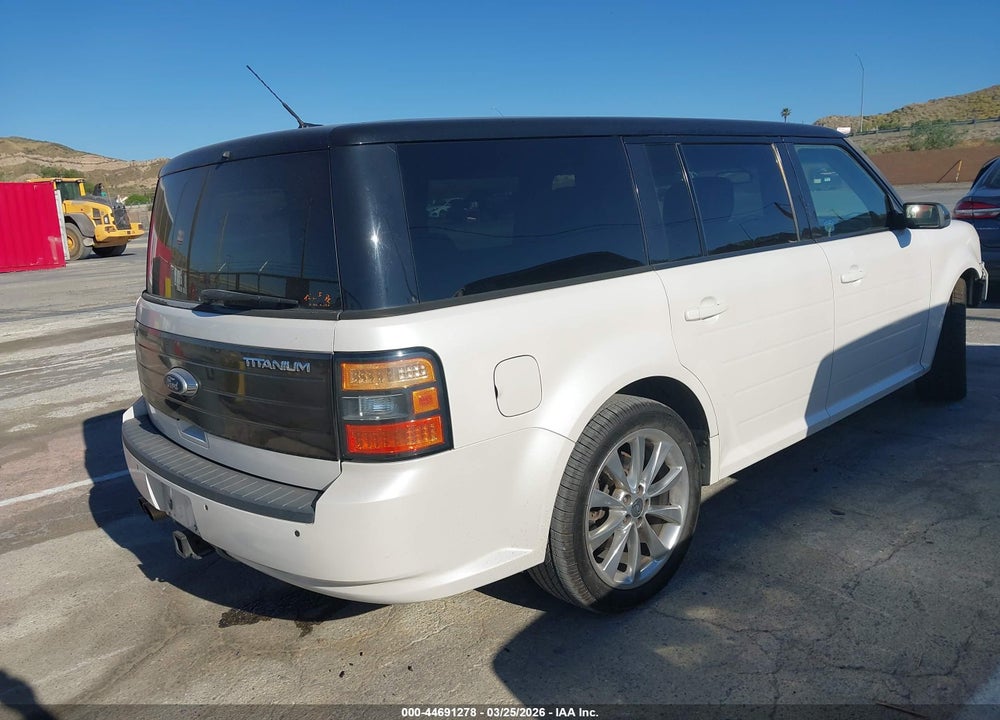2011 FORD FLEX VIN: 2FMGK5DC0BBD16876