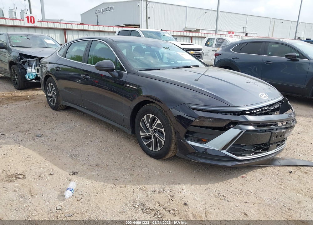 2026 HYUNDAI SONATA HYBRID BLUE VIN: KMHL24JJ5TA152257