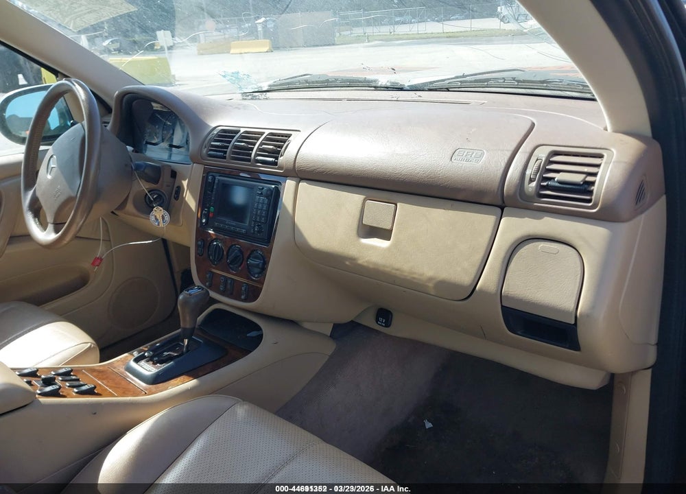 2000 MERCEDES-BENZ ML 320 VIN: 4JGAB54E3YA160182