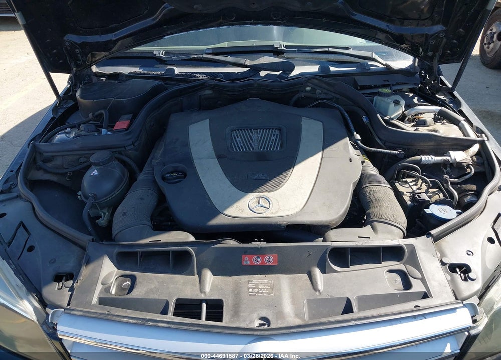2011 MERCEDES-BENZ C 300 LUXURY/SPORT VIN: WDDGF5EB0BR173509