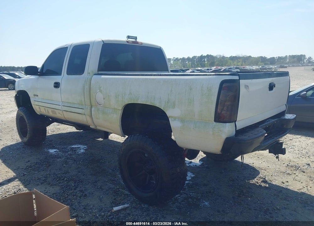 2001 CHEVROLET SILVERADO 1500 LS VIN: 1GCEK19T41E184446